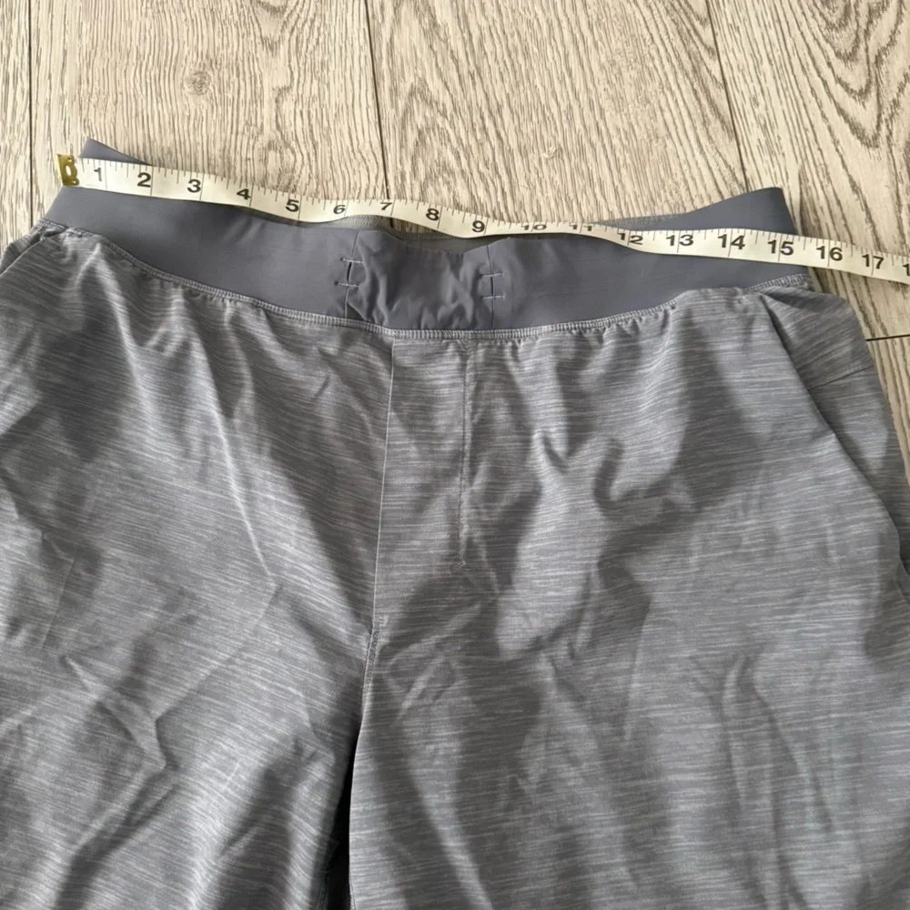 Lululemon T.H.E. Short Men's Medium Gym Training Workout Performance 6